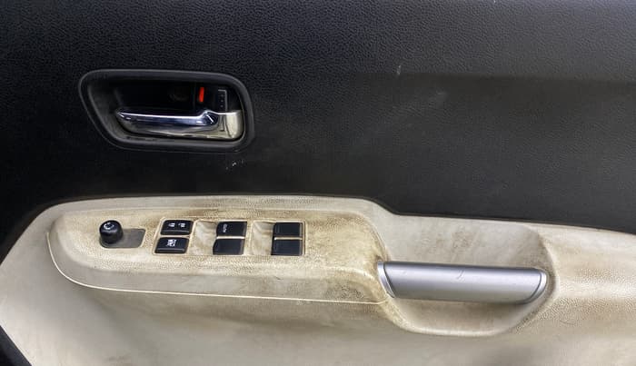 2022 Maruti IGNIS DELTA 1.2, Petrol, Manual, 1,43,491 km, Driver Side Door Panels Control