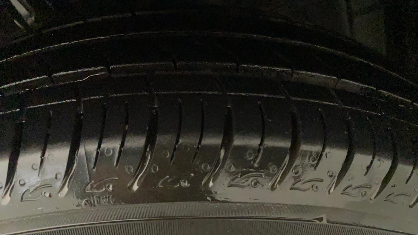 2020 Maruti Baleno DELTA PETROL 1.2, Petrol, Manual, 33,723 km, Left Front Tyre Tread