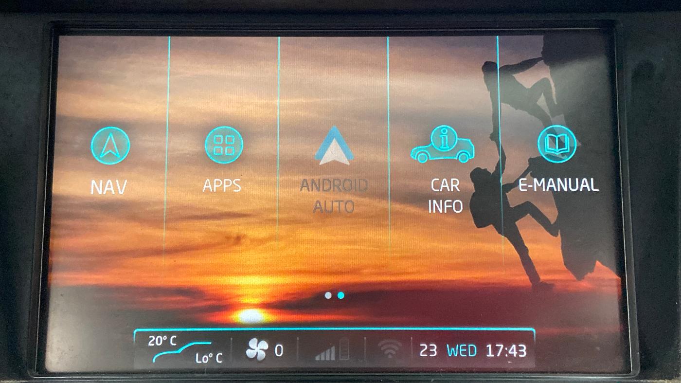 2018 Mahindra XUV500 W10 AT, Diesel, Automatic, 31,558 km, Apple CarPlay and Android Auto