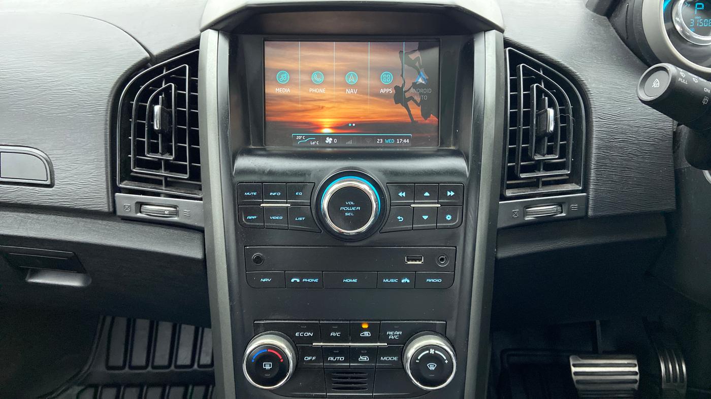 2018 Mahindra XUV500 W10 AT, Diesel, Automatic, 31,558 km, Air Conditioner