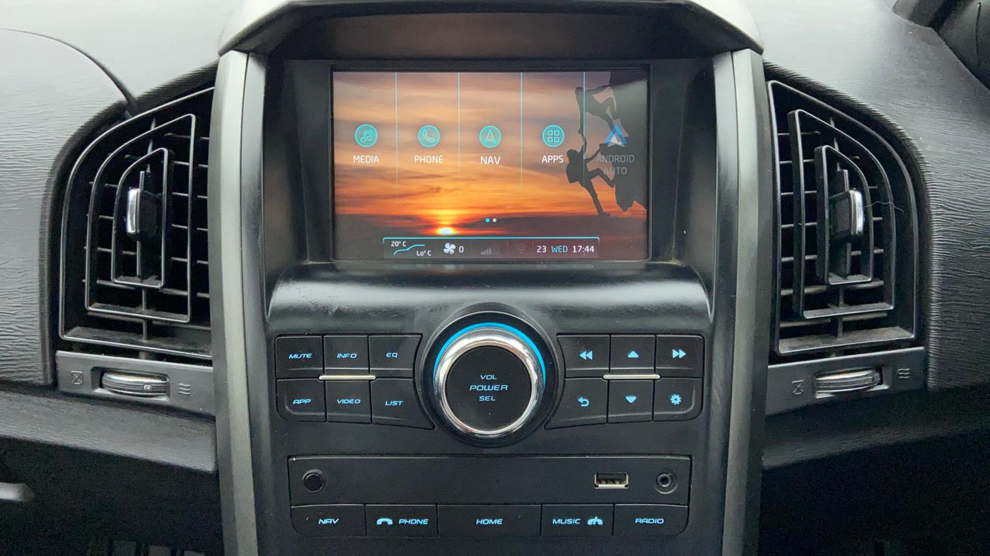 2018 Mahindra XUV500 W10 AT, Diesel, Automatic, 31,558 km, Infotainment System