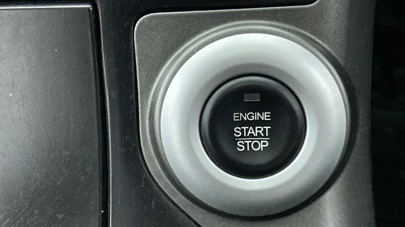 2018 Mahindra XUV500 W10 AT, Diesel, Automatic, 31,558 km, Keyless Start/ Stop Button