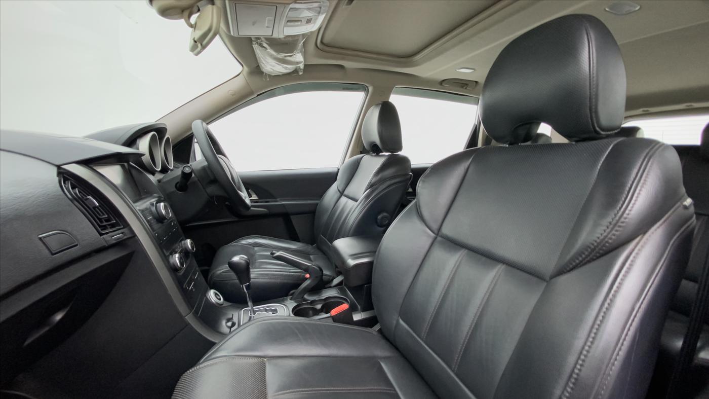 2018 Mahindra XUV500 W10 AT, Diesel, Automatic, 31,558 km, Right Side Front Door Cabin