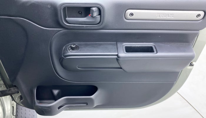 2021 Mahindra Thar LX PETROL HT 4WD AT, Petrol, Automatic, 11,587 km, Driver Side Door Panels Control