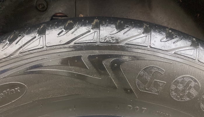 2018 Mahindra XUV500 W5, Diesel, Manual, 1,45,793 km, Right Rear Tyre Tread