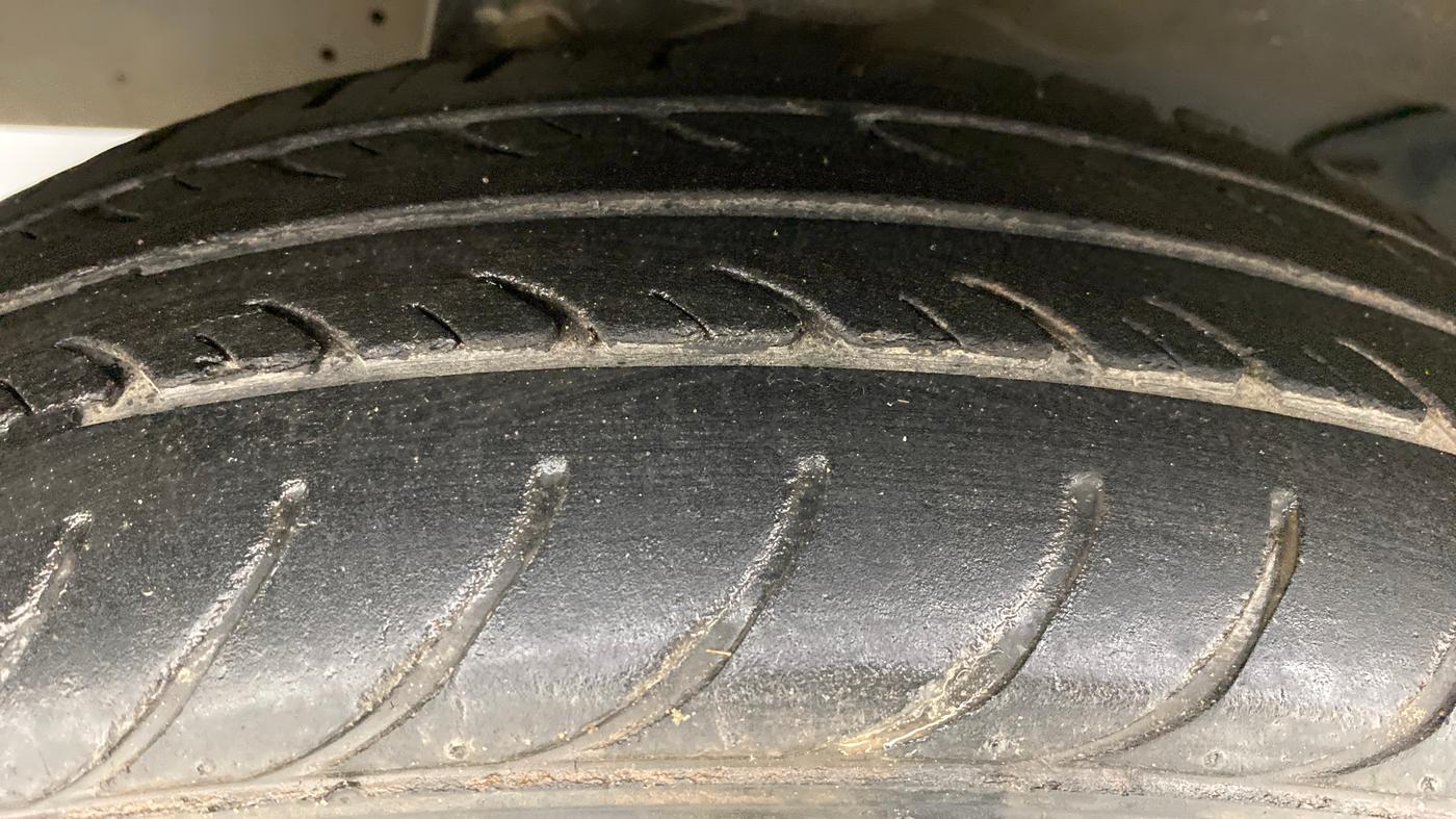 2018 Maruti Eeco 5 STR WITH AC PLUSHTR, Petrol, Manual, 46,546 km, Left Front Tyre Tread