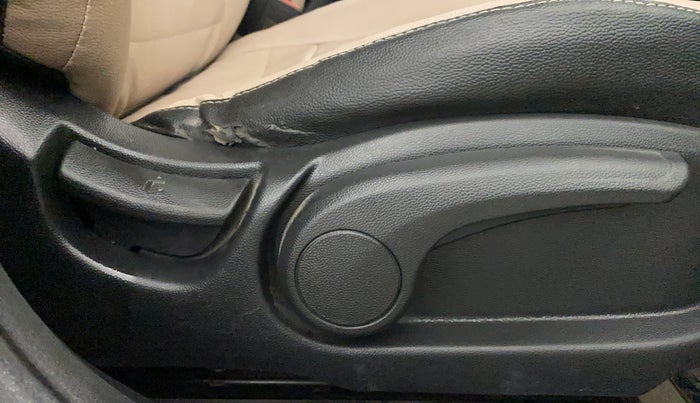 2017 Hyundai Elite i20 SPORTZ 1.2, Petrol, Manual, 42,150 km, Driver Side Adjustment Panel