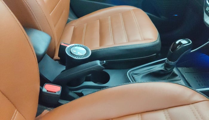 2021 Hyundai NEW I20 ASTA 1.2 AT, Petrol, Automatic, 36,902 km, Gear Lever