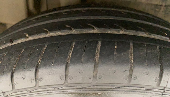 2017 Maruti Dzire ZXI PLUS AMT, Petrol, Automatic, 1,13,117 km, Right Rear Tyre Tread