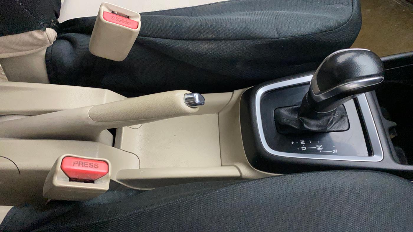 2017 Maruti Dzire ZXI PLUS AMT, Petrol, Automatic, 1,13,117 km, Gear Lever