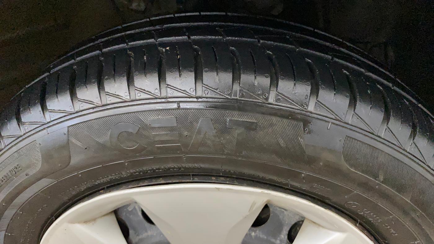 2019 Maruti New Wagon-R VXI 1.0 AMT, Petrol, Automatic, 79,193 km, Right Front Tyre Tread