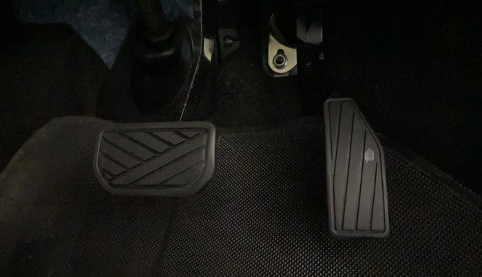 2019 Maruti New Wagon-R VXI 1.0 AMT, Petrol, Automatic, 79,193 km, Pedals