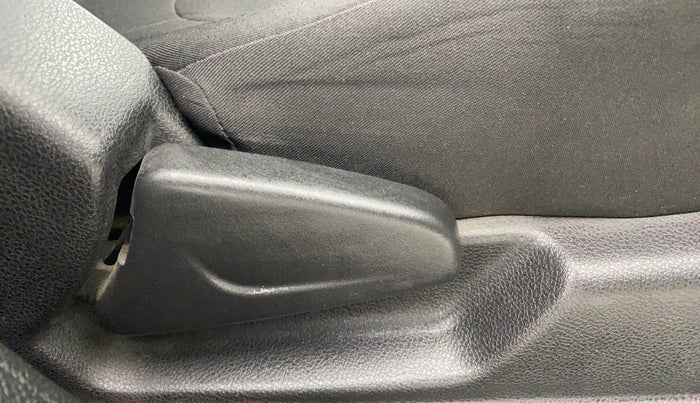 2018 Renault Kwid RXT 1.0 AMT (O), Petrol, Automatic, 41,563 km, Driver Side Adjustment Panel