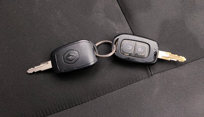 2018 Renault Kwid RXT 1.0 AMT (O), Petrol, Automatic, 41,563 km, Key Close Up