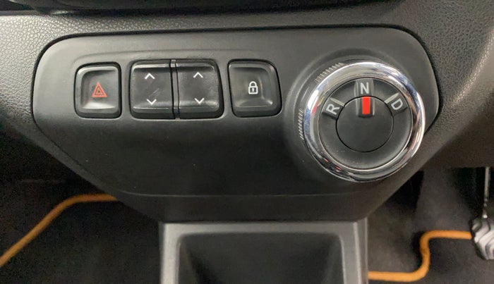 2018 Renault Kwid RXT 1.0 AMT (O), Petrol, Automatic, 41,563 km, Gear Lever