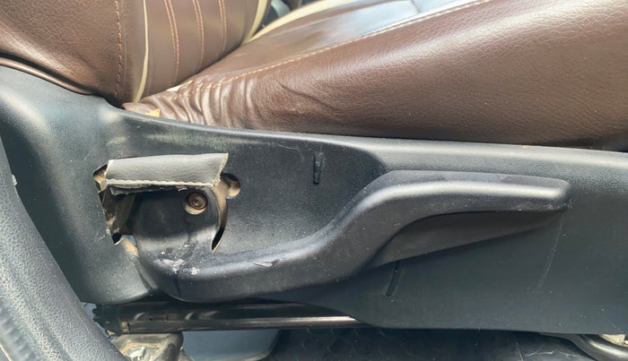 2014 Toyota Etios CROSS 1.4 VD, Diesel, Manual, 73,527 km, Driver Side Adjustment Panel