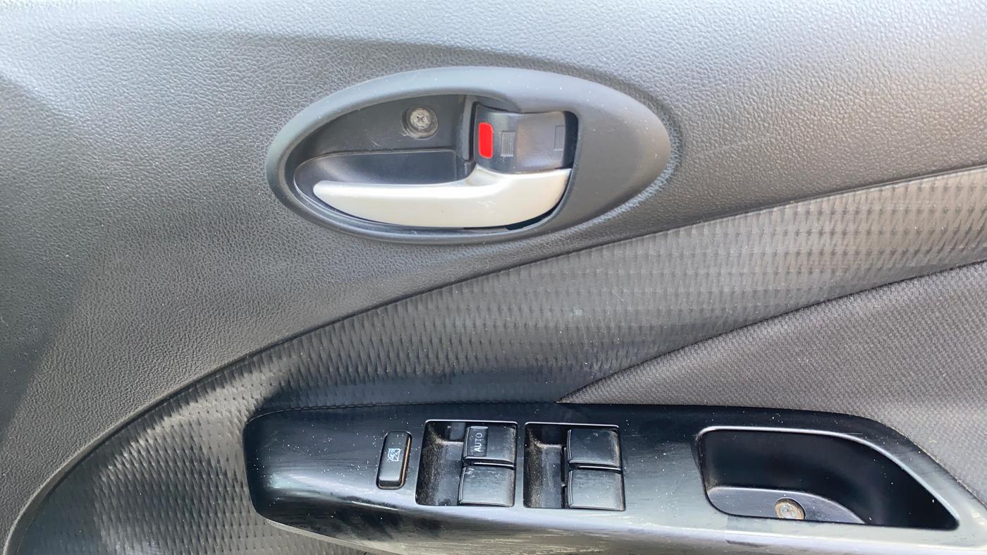 2014 Toyota Etios CROSS 1.4 VD, Diesel, Manual, 73,802 km, Driver Side Door Panels Control