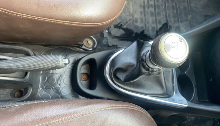 2014 Toyota Etios CROSS 1.4 VD, Diesel, Manual, 73,527 km, Gear Lever