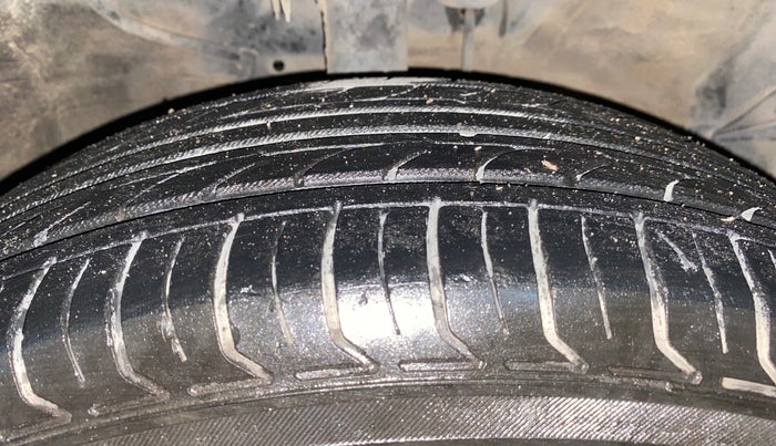 2021 KIA SELTOS HTK PLUS 1.5 DIESEL, Diesel, Manual, 1,00,820 km, Right Front Tyre Tread