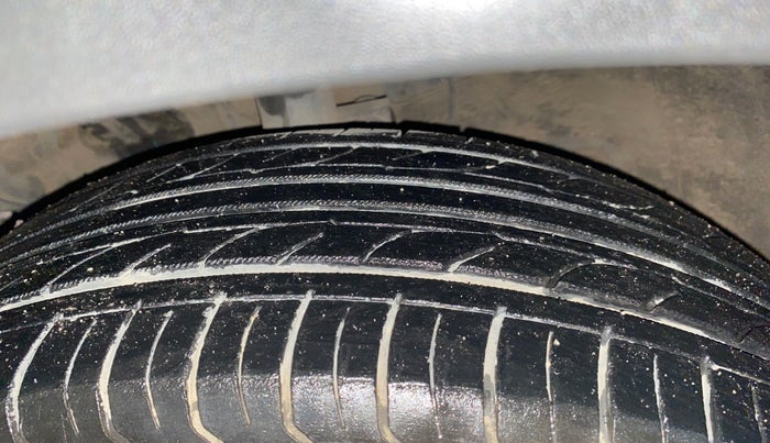 2021 KIA SELTOS HTK PLUS 1.5 DIESEL, Diesel, Manual, 1,00,820 km, Left Front Tyre Tread