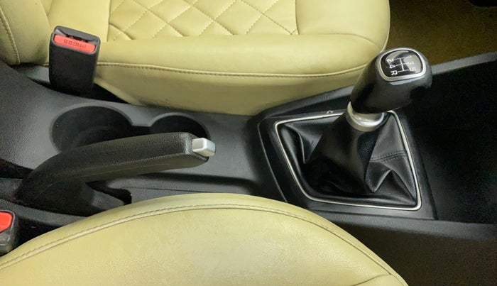 2017 Hyundai Elite i20 ASTA 1.2 (O), CNG, Manual, 99,507 km, Gear Lever