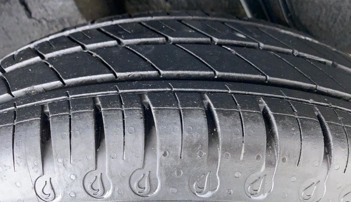 2020 Renault Kwid RXL, Petrol, Manual, 7,448 km, Right Rear Tyre Tread