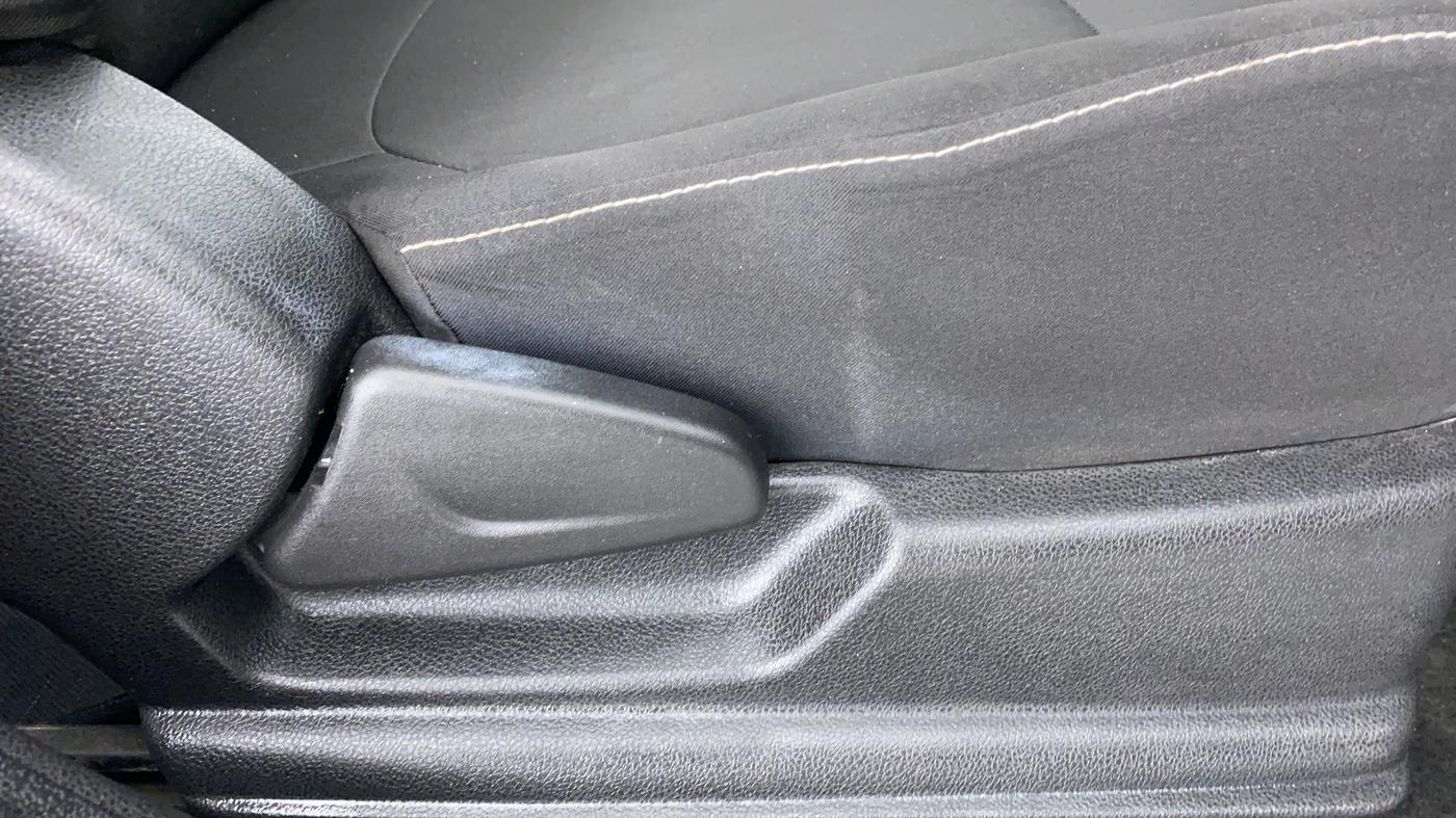 2020 Renault Kwid RXL, Petrol, Manual, 7,448 km, Driver Side Adjustment Panel