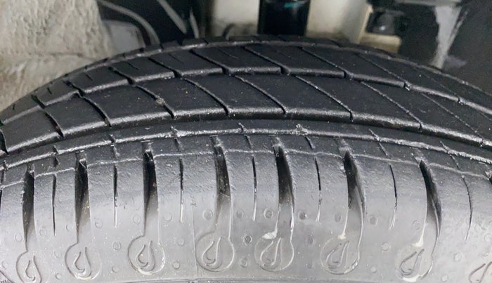 2020 Renault Kwid RXL, Petrol, Manual, 7,448 km, Right Front Tyre Tread