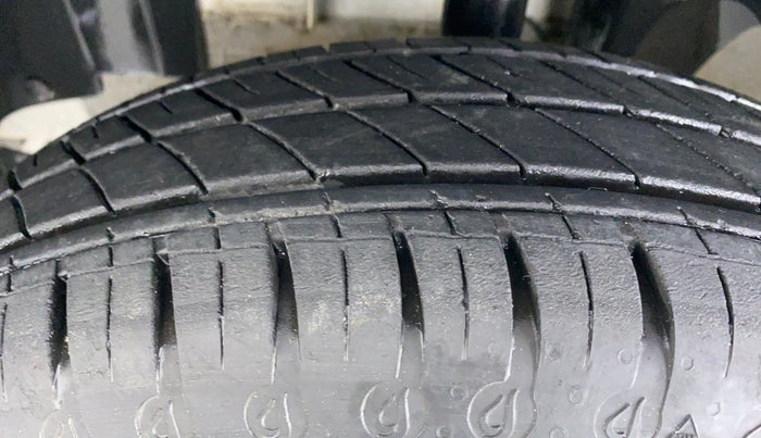 2020 Renault Kwid RXL, Petrol, Manual, 7,448 km, Left Front Tyre Tread