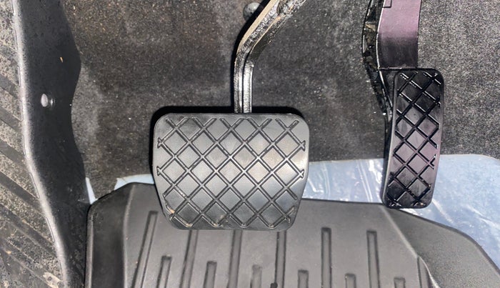 2024 Volkswagen VIRTUS HIGHLINE TSI 1.0 AT, Petrol, Automatic, 15,985 km, Pedals