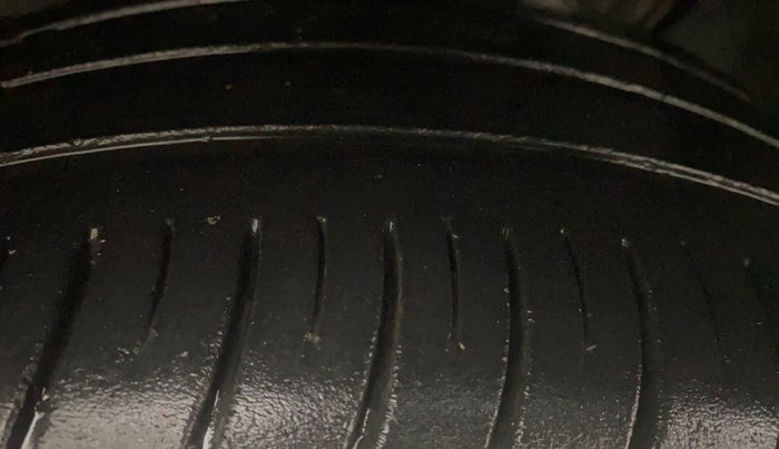 2024 Volkswagen VIRTUS HIGHLINE TSI 1.0 AT, Petrol, Automatic, 15,985 km, Left Front Tyre Tread