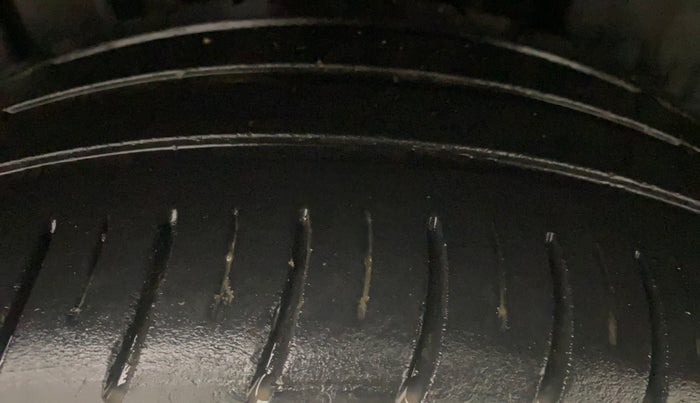 2024 Volkswagen VIRTUS HIGHLINE TSI 1.0 AT, Petrol, Automatic, 15,985 km, Left Rear Tyre Tread