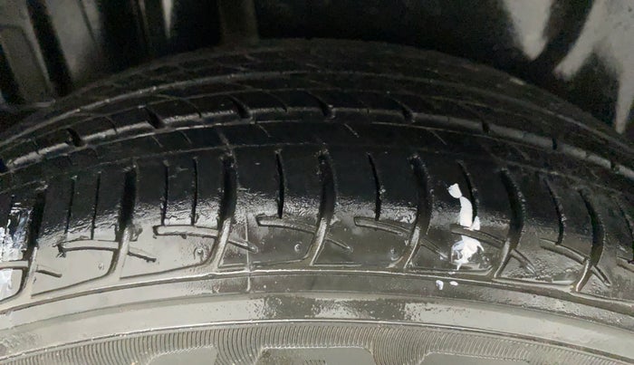 2014 Maruti Swift Dzire ZXI, Petrol, Manual, 34,372 km, Right Rear Tyre Tread