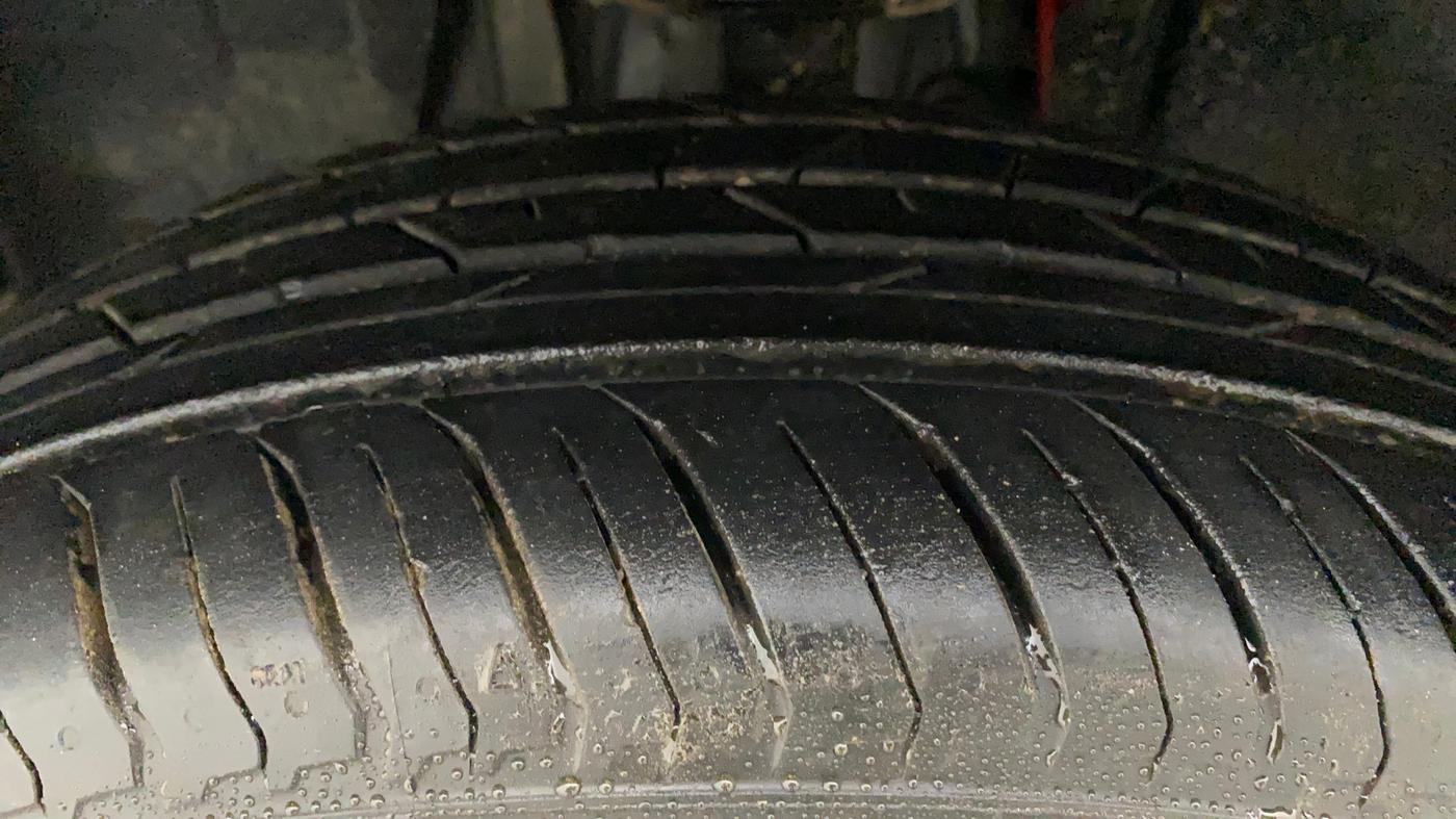 2023 Nissan MAGNITE XV MT, Petrol, Manual, 4,549 km, Left Front Tyre Tread
