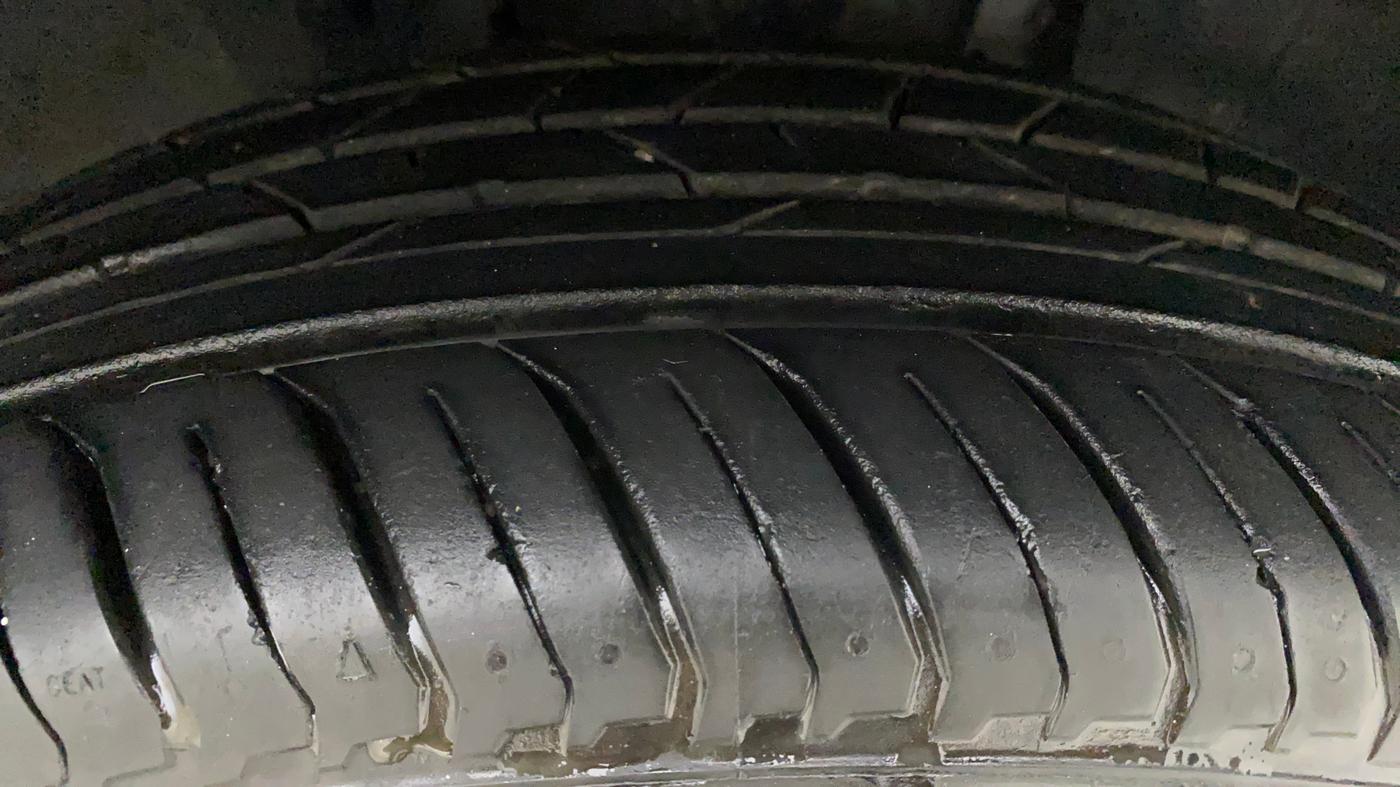 2023 Nissan MAGNITE XV MT, Petrol, Manual, 4,549 km, Right Front Tyre Tread