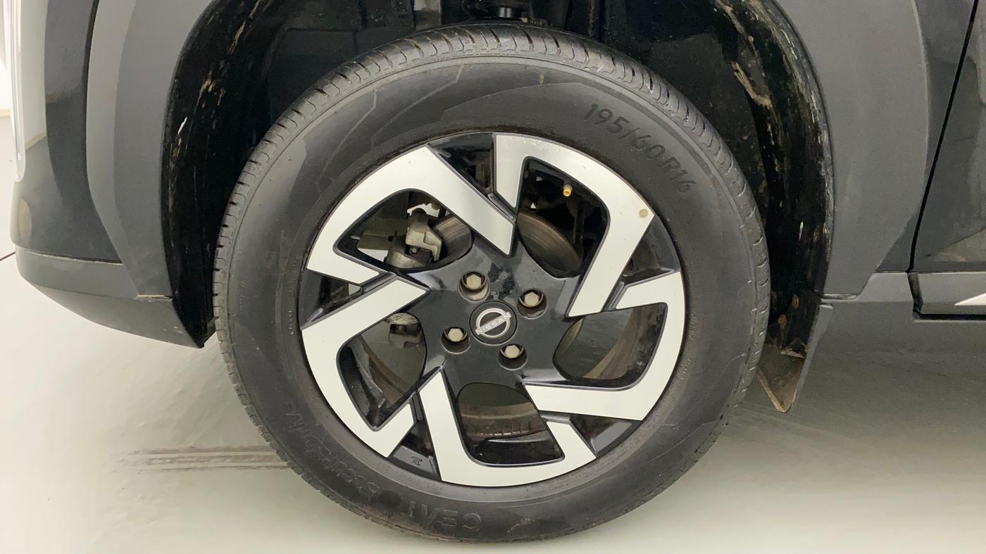 2023 Nissan MAGNITE XV MT, Petrol, Manual, 4,549 km, Left Front Wheel