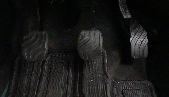 2023 Nissan MAGNITE XV MT, Petrol, Manual, 4,549 km, Pedals