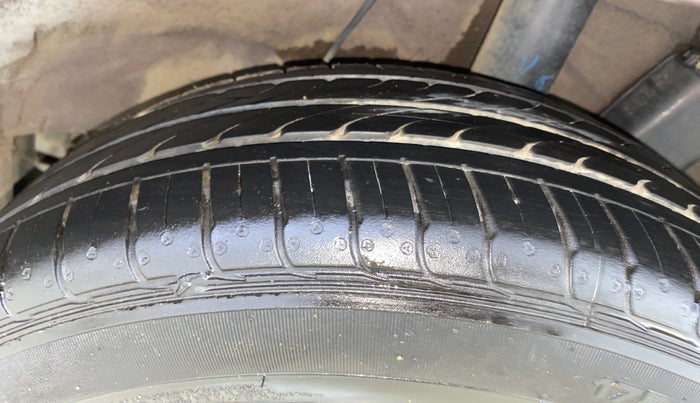 2020 Hyundai AURA SX 1.2, Petrol, Manual, 26,704 km, Left Rear Tyre Tread