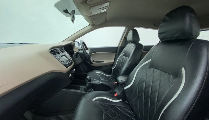 2019 Hyundai Elite i20 MAGNA PLUS 1.2, CNG, Manual, 59,036 km, Right Side Front Door Cabin