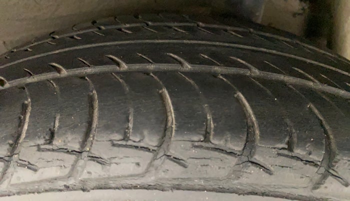 2014 Maruti Celerio VXI AMT, Petrol, Automatic, 54,461 km, Left Rear Tyre Tread