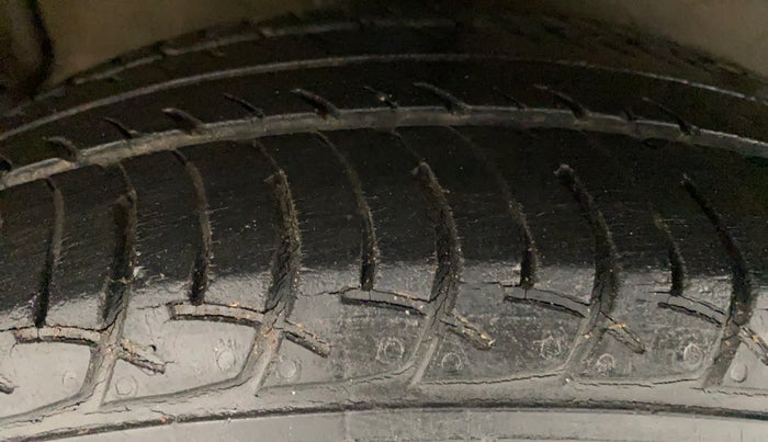 2014 Maruti Celerio VXI AMT, Petrol, Automatic, 54,461 km, Right Rear Tyre Tread