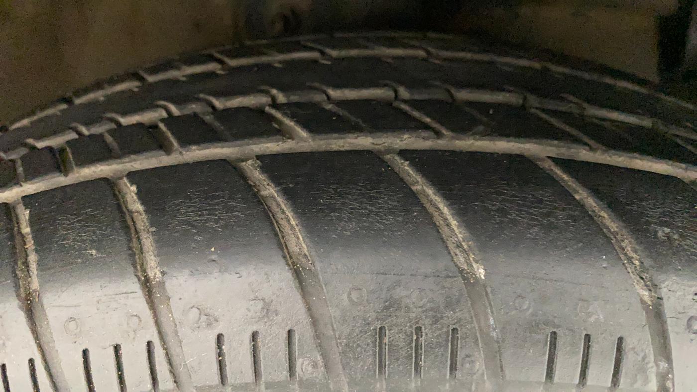 2014 Maruti Celerio VXI AMT, Petrol, Automatic, 54,461 km, Right Front Tyre Tread