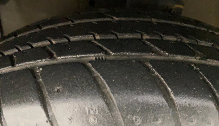 2014 Maruti Celerio VXI AMT, Petrol, Automatic, 54,461 km, Left Front Tyre Tread