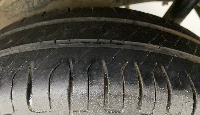 2011 Maruti Wagon R 1.0 VXI, Petrol, Manual, 67,212 km, Left Rear Tyre Tread