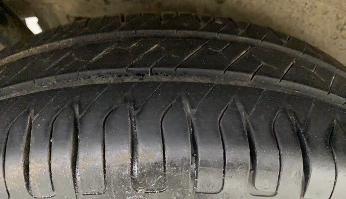 2011 Maruti Wagon R 1.0 VXI, Petrol, Manual, 67,212 km, Right Rear Tyre Tread
