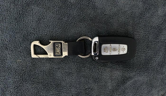 2014 Hyundai Verna FLUIDIC 1.6 VTVT SX OPT, Petrol, Manual, 1,09,252 km, Key Close Up