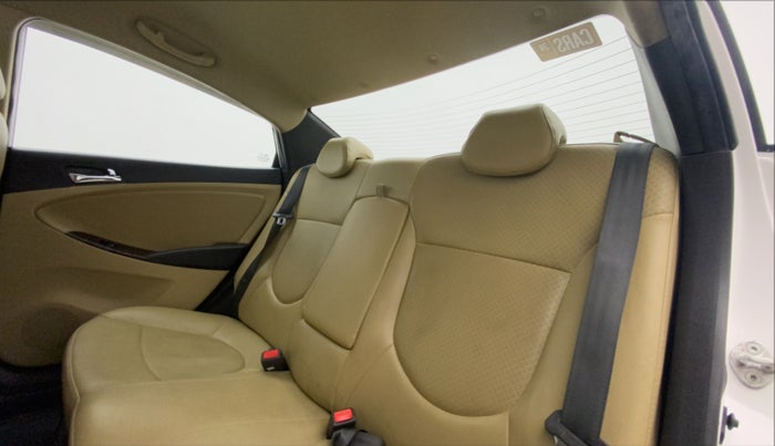 2014 Hyundai Verna FLUIDIC 1.6 VTVT SX OPT, Petrol, Manual, 1,09,252 km, Right Side Rear Door Cabin