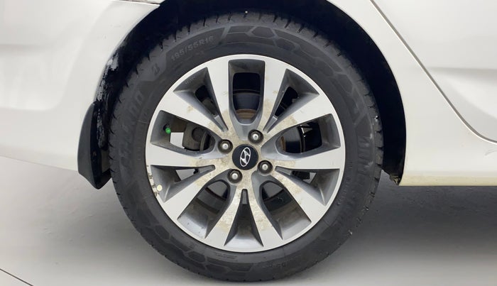 2014 Hyundai Verna FLUIDIC 1.6 VTVT SX OPT, Petrol, Manual, 1,09,252 km, Right Rear Wheel