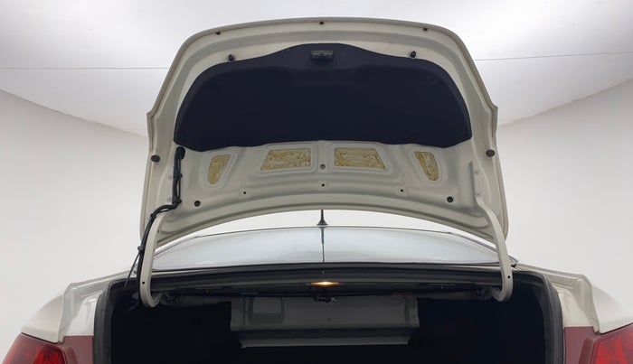 2014 Hyundai Verna FLUIDIC 1.6 VTVT SX OPT, Petrol, Manual, 1,09,252 km, Boot Door Open