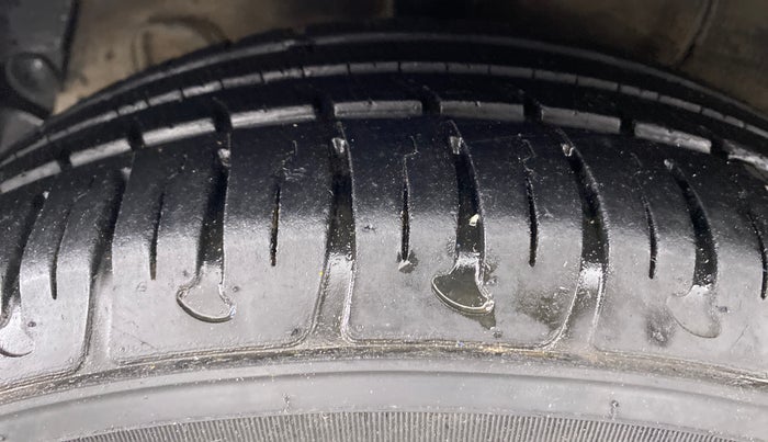 2015 Hyundai Xcent S 1.1 CRDI, Diesel, Manual, 23,310 km, Right Rear Tyre Tread